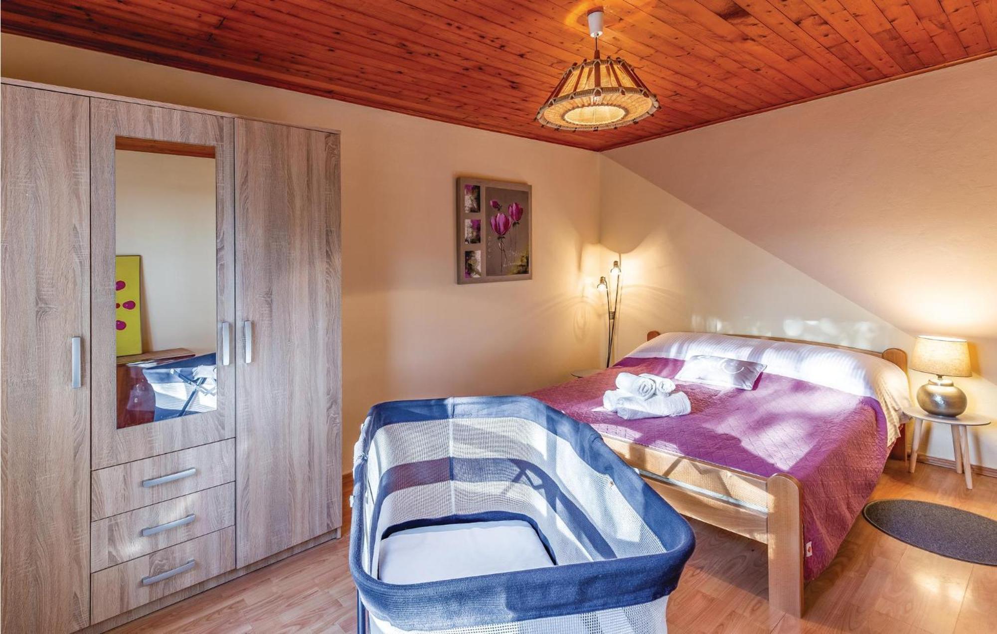 1 Bedroom Pet Friendly Home In Šišan Kültér fotó
