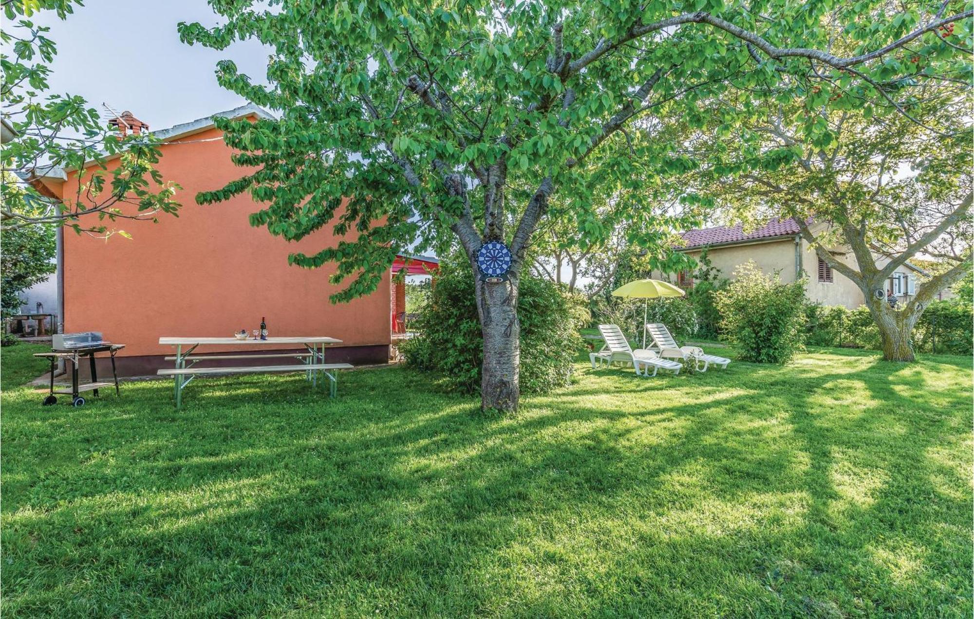 1 Bedroom Pet Friendly Home In Šišan Kültér fotó