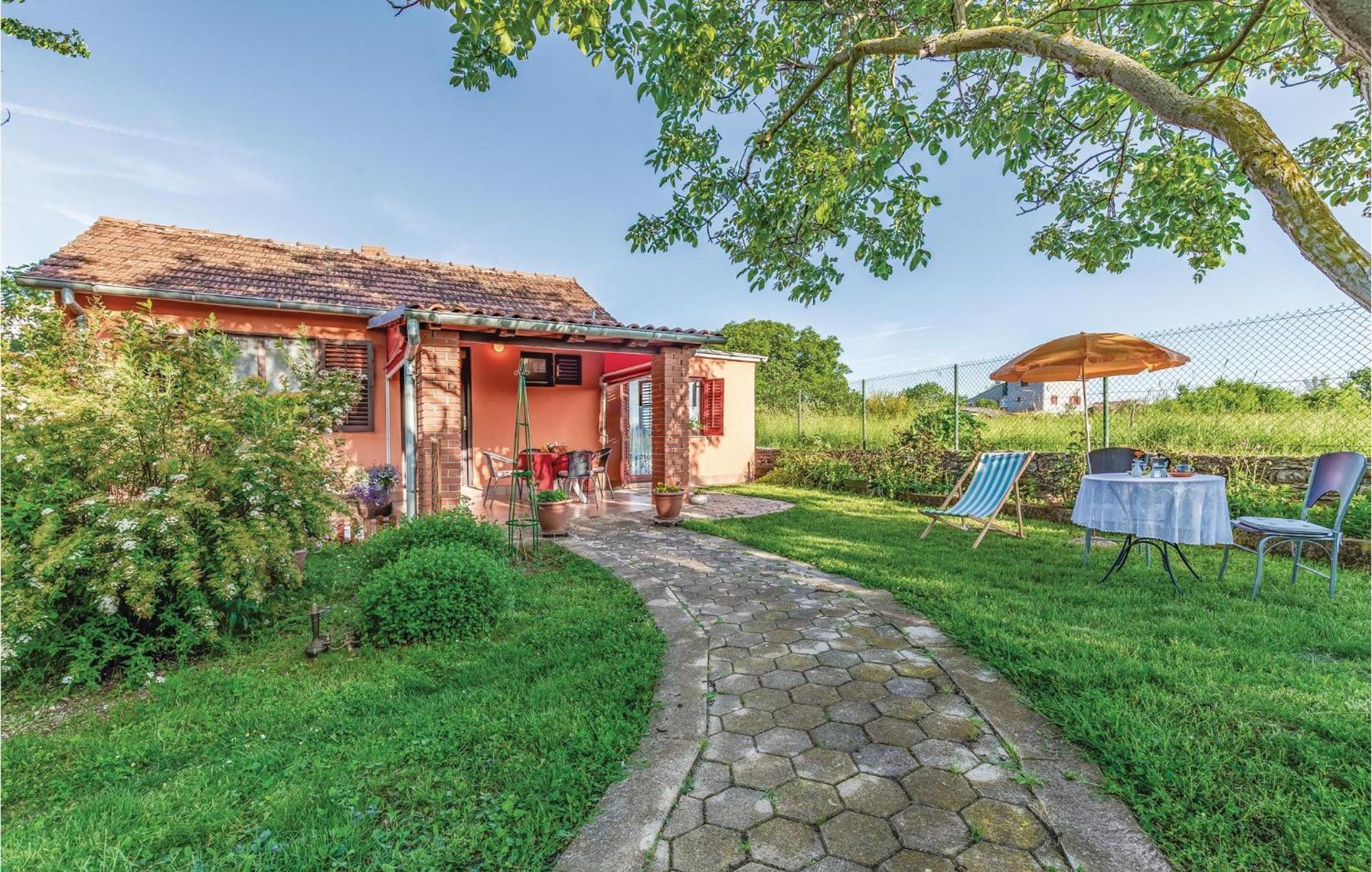1 Bedroom Pet Friendly Home In Šišan Kültér fotó